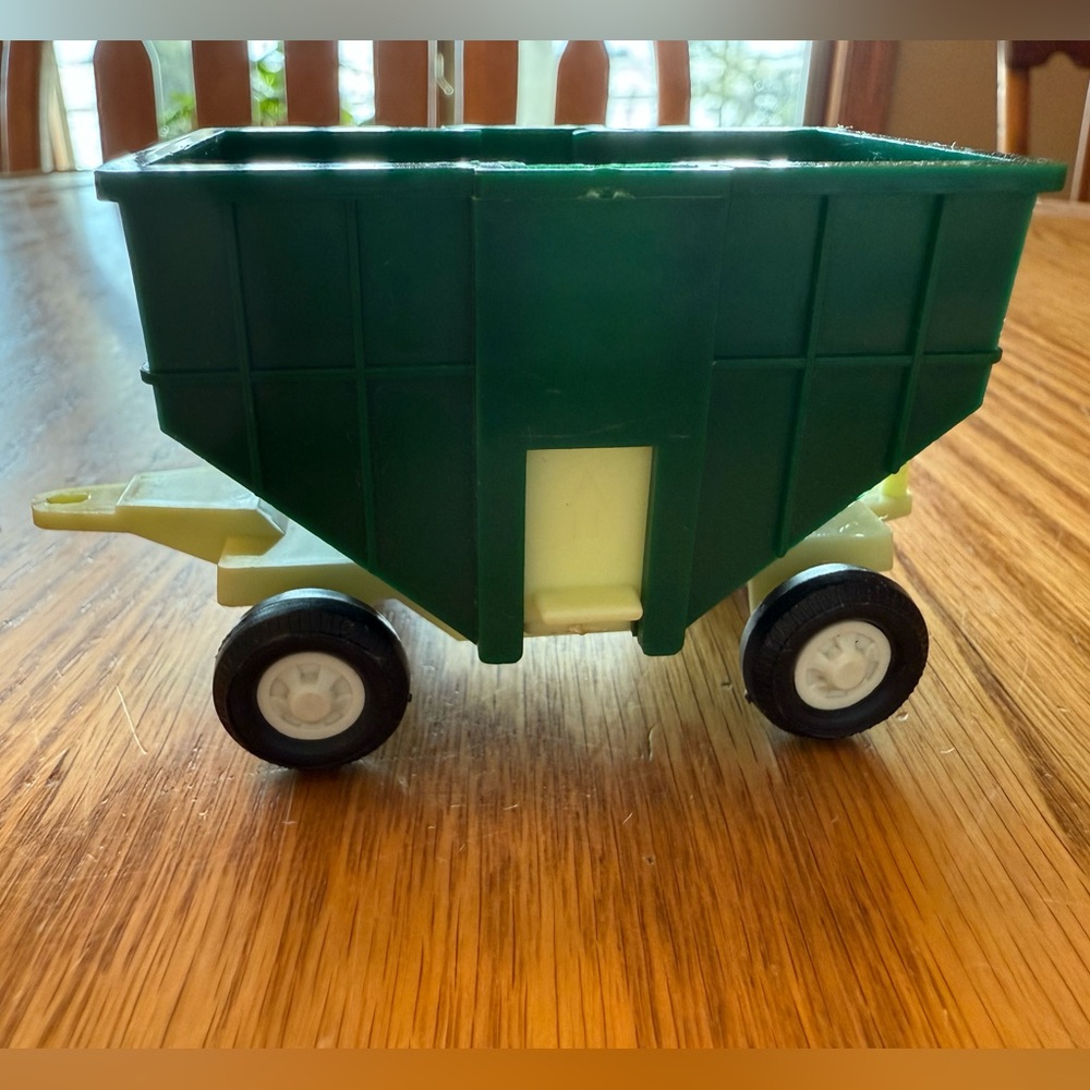 Toy Gravity Feed Wagon